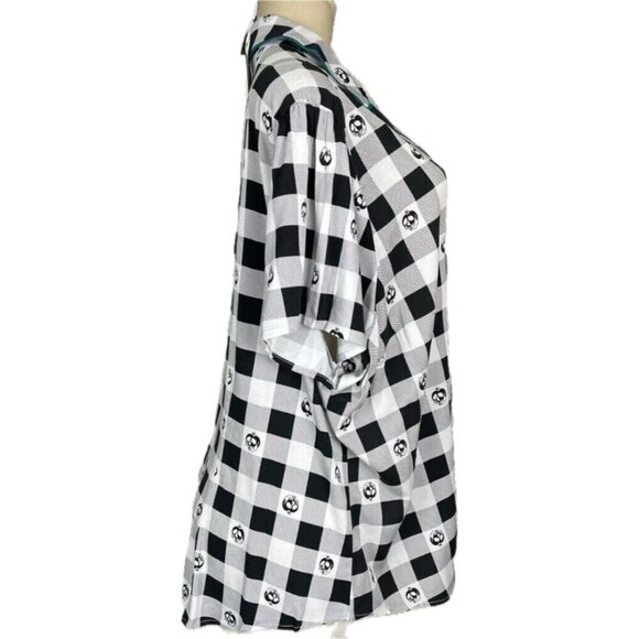 Disney +4 Black/White Button Retro Square Poison Apples Print Short Sleeve Shirt - Picture 3 of 6